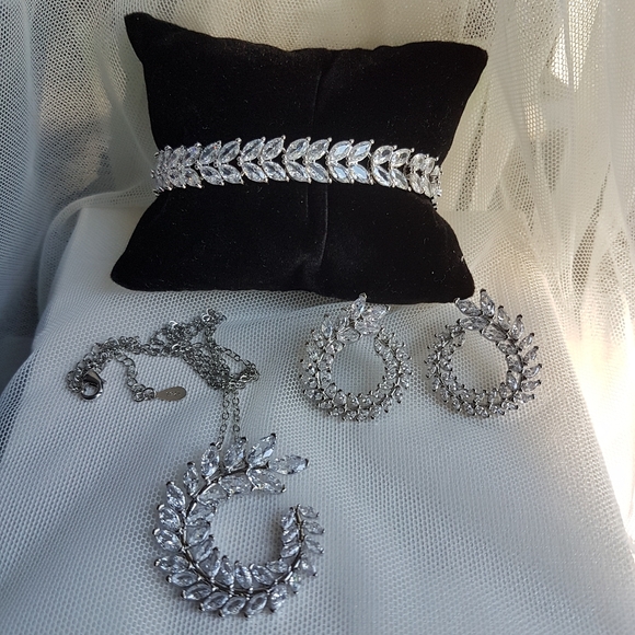 Swarovski Elements 925 Sterling Silver Double Row Marquis Tennis Bracelet NEW - Picture 8 of 17